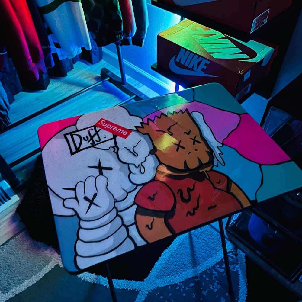 Small kaws coffee table - Picture 6 of 6
